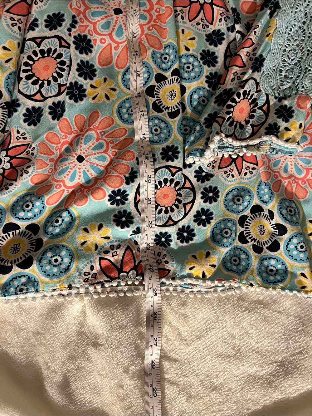 Crown & Ivy Cottage Core Farmhouse Floral Lace-Trim Top Medium - Picture 7 of 7